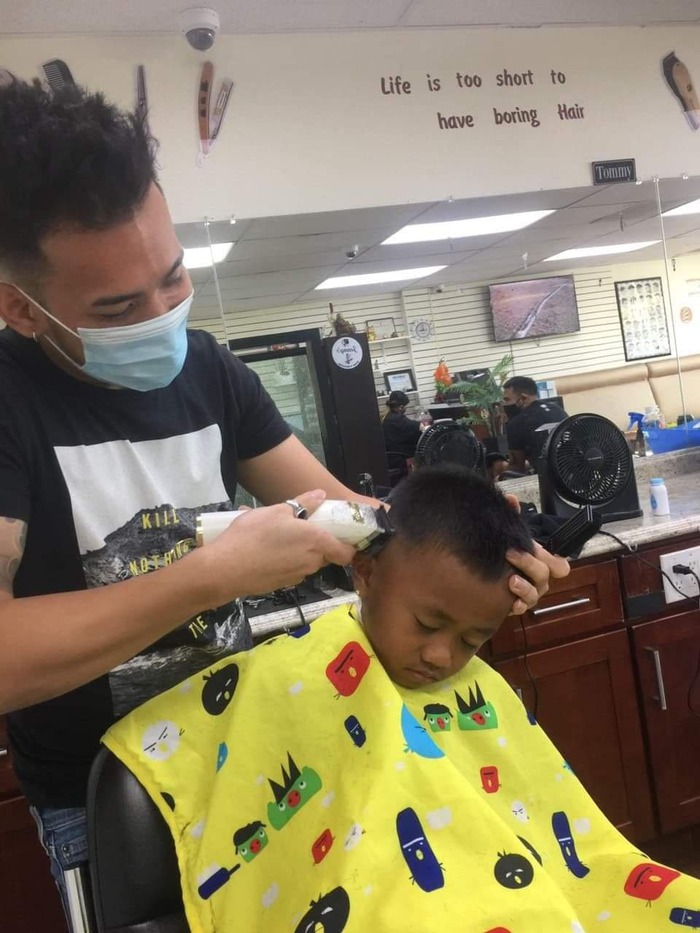 Gặp gỡ anh thợ cắt tóc người Việt ở Hawaii đứng sau những clip lột xác triệu view: &quot;Một video Youtube đã thay đổi cuộc đời tôi mãi mãi&quot; - Ảnh 3.