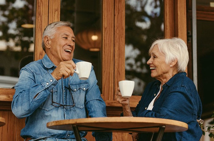 Hẹn hò ở tuổi 60: Sau tất cả là sự cởi mở và chân thành - Ảnh 2.