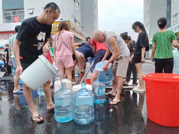 Thiếu nước sạch trầm trọng ở KĐT Thanh Hà, người dân viết đơn &quot;kêu cứu&quot; - Ảnh 1.