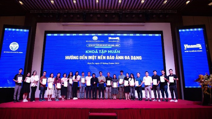 Vinamilk đồng hành cùng dự án Phát triển báo chí Việt Nam, tổ chức nhiều lớp tập huấn cho phóng viên - Ảnh 1.