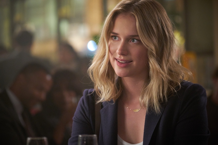 Sự nghiệp của mỹ nữ Elizabeth Lail - Ảnh 1.