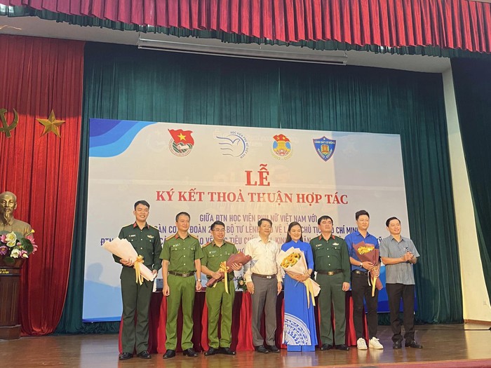 Học viện Phụ nữ Việt Nam: 100 đoàn viên thi Rung chuông vàng - Ảnh 2.
