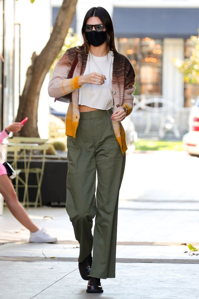 Tham khảo Kendall Jenner cách mặc áo len sành điệu suốt mùa lạnh - Ảnh 10.