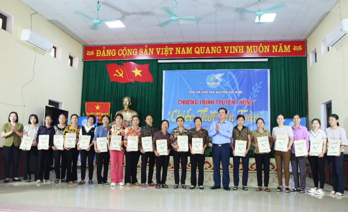 Bắc Ninh: Truyền thông “Chiếc thớt an toàn” cho gần 500 cán bộ, hội viên phụ nữ xã An Thịnh - Ảnh 1.
