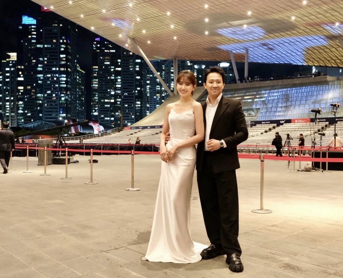 Vợ chồng Trấn Thành - Hari Won xuất hiện bên &quot;ác nữ&quot; Lim Ji Yeon - Ảnh 2.