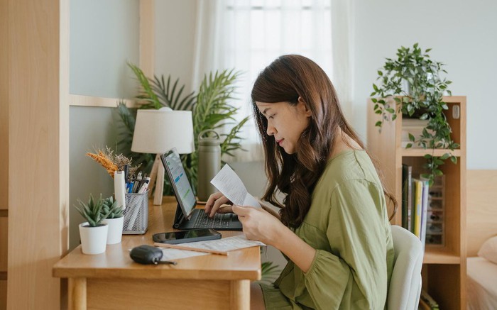 Chuyên gia tài chính: “Thay vì tích trữ, mọi người nên nghĩ đến việc sử dụng tiền mặt một cách hợp lý