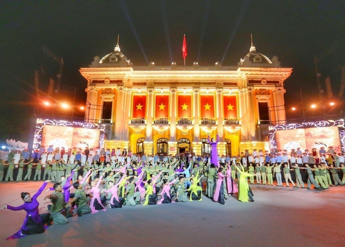 Hình ảnh chương trình nghệ thuật &quot;Đàn chim Việt&quot; kỷ niệm 100 năm ngày sinh nhạc sĩ Văn Cao được tổ chức tại Nhà hát Lớn Hà Nội