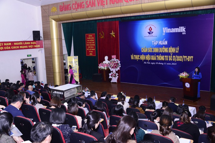 VINAMILK hợp tác chiến lược với CLB điều dưỡng trưởng Việt Nam để chăm sóc sức khỏe cho hàng triệu người bệnh - Ảnh 1.