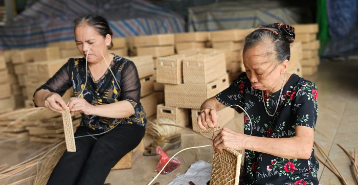 Mở lớp dạy nghề mây tre đan, tạo việc làm cho lao động nữ và người có hoàn cảnh khó khăn - Ảnh 3.