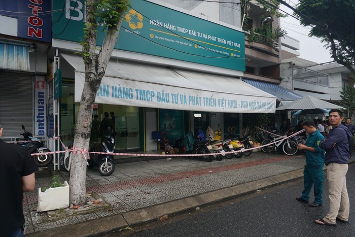 Thông tin mới nhất vụ dùng súng cướp ngân hàng, đâm bảo vệ tử vong ở Đà Nẵng- Ảnh 1.