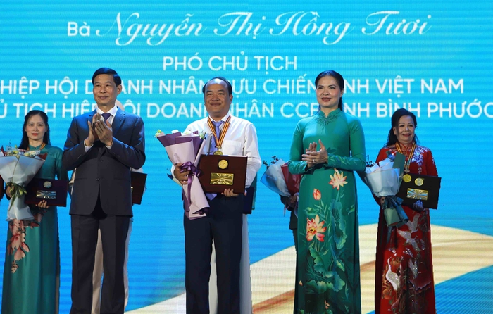 Danh sách 3 tập thể, 10 cá nhân nhận Giải thưởng phụ nữ Việt Nam năm 2022- Ảnh 12.