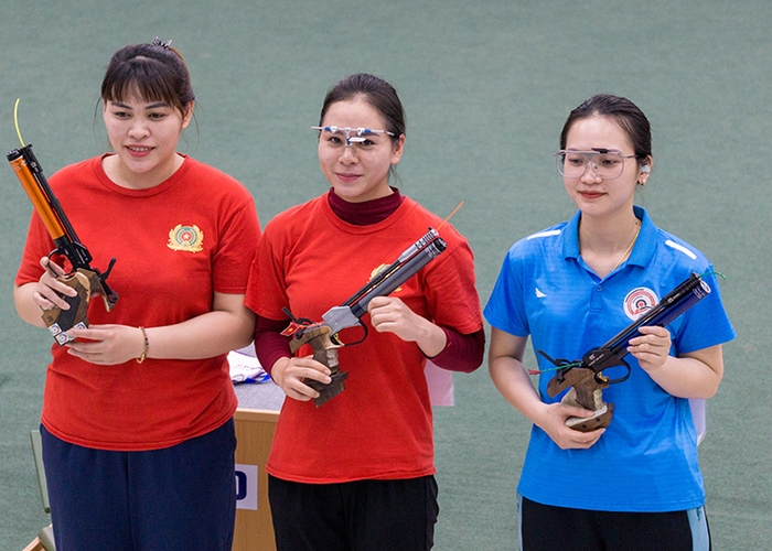 Các nữ xạ thủ tranh tài tại giải vô địch bắn súng Quốc gia 2023- Ảnh 5.