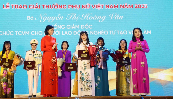 Danh sách 4 tập thể, 9 cá nhân nhận Giải thưởng phụ nữ Việt Nam năm 2023- Ảnh 14.