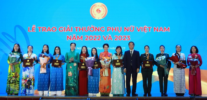 Giải thưởng phụ nữ Việt Nam là minh chứng tinh thần khát khao cống hiến, tiềm năng to lớn của phụ nữ- Ảnh 1.