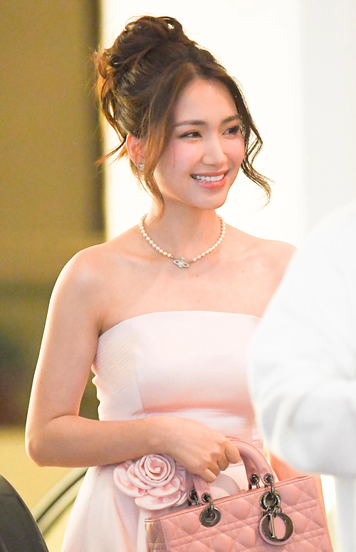 Hoà Minzy tiết lộ lý do dù bận vẫn đến hát tặng đám cưới Văn Hậu - Hải My: "Em biết ơn Hậu suốt đời"- Ảnh 1.