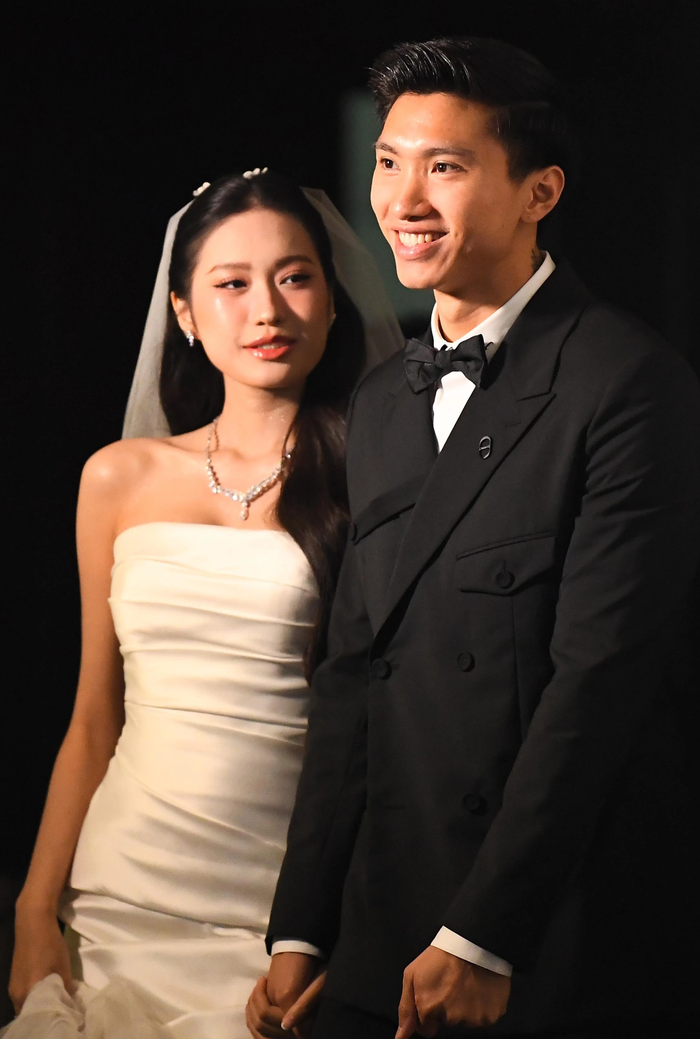 Hoà Minzy tiết lộ lý do dù bận vẫn đến hát tặng đám cưới Văn Hậu - Hải My: "Em biết ơn Hậu suốt đời"- Ảnh 2.