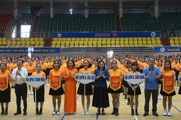 Hải Dương: Cuộc thi dân vũ thể hiện mong muốn không có bạo lực đối với phụ nữ và trẻ em gái - Ảnh 4.