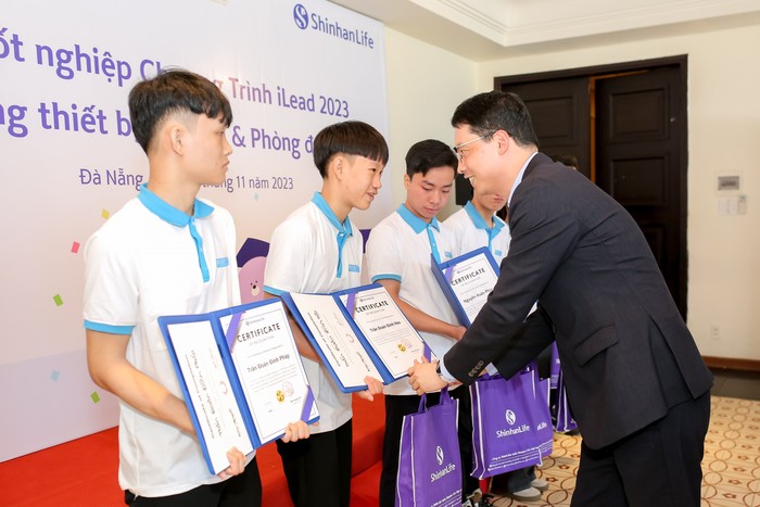 Shinhan Life chung tay thắp sáng tương lai cho thanh thiếu niên Làng trẻ em SOS Đà Nẵng - Ảnh 4.