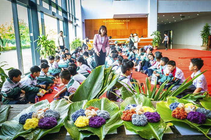 Bảo tàng Lào Cai đẩy mạnh công tác giáo dục trải nghiệm - Ảnh 1.