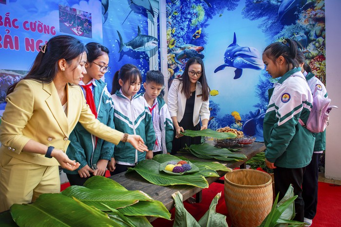 Bảo tàng Lào Cai đẩy mạnh công tác giáo dục trải nghiệm - Ảnh 3.