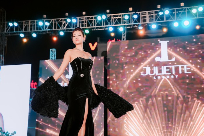 Mãn nhãn với màn trình diễn thời trang công sở thanh lịch của Juliette trong đêm Gala Mottainai 2023 - Ảnh 2.