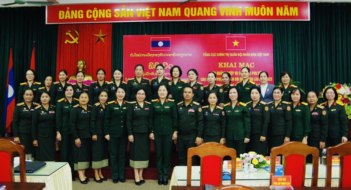 Nâng cao kiến thức, kỹ năng công tác phụ nữ cho cán bộ phụ nữ Quân đội nhân dân Lào  - Ảnh 1.