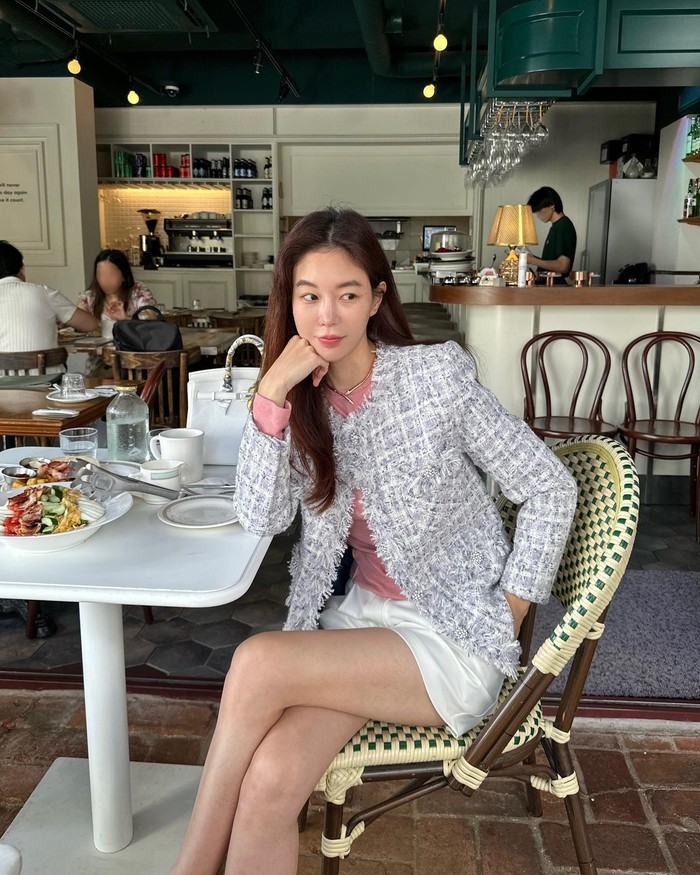 Fashion blogger người Hàn gợi ý 10 cách diện đồ vải tweed trẻ trung - Ảnh 4.