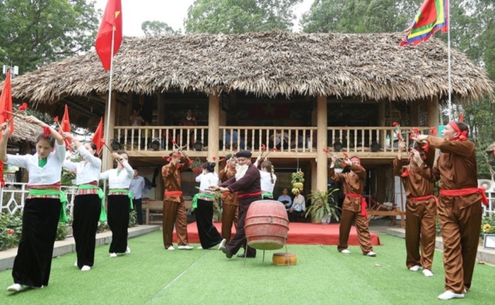 Phú Thọ: Phát huy giá trị văn hóa truyền thống các dân tộc thiểu số gắn với phát triển du lịch
- Ảnh 2.