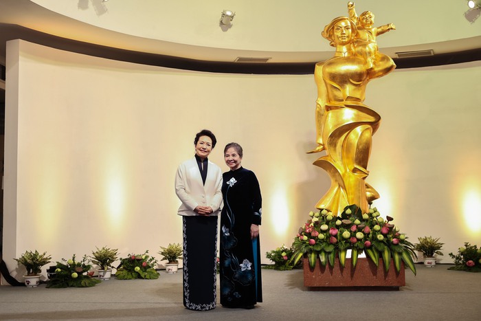 Phu nhân hai Tổng Bí thư thăm Bảo tàng Phụ nữ Việt Nam- Ảnh 7.