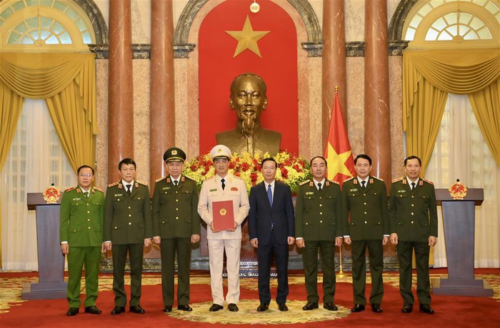 Thứ trưởng Bộ Công an Nguyễn Duy Ngọc được thăng cấp bậc hàm thượng tướng- Ảnh 2.