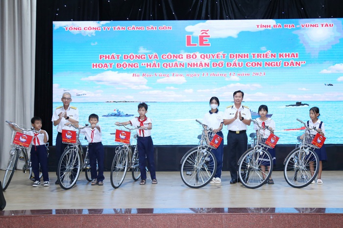 Tổng công ty Tân Cảng Sài Gòn nhận phụng dưỡng 9 mẹ liệt sĩ - Ảnh 1.