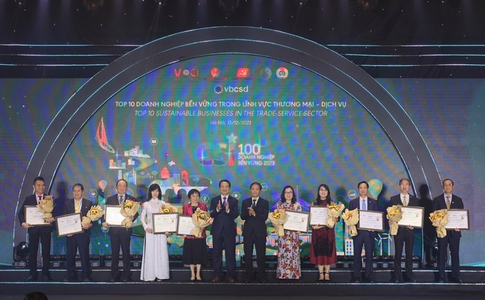AEON Việt Nam vào top 3 doanh nghiệp phát triển bền vững ngành Thương mại - Dịch vụ
- Ảnh 1.