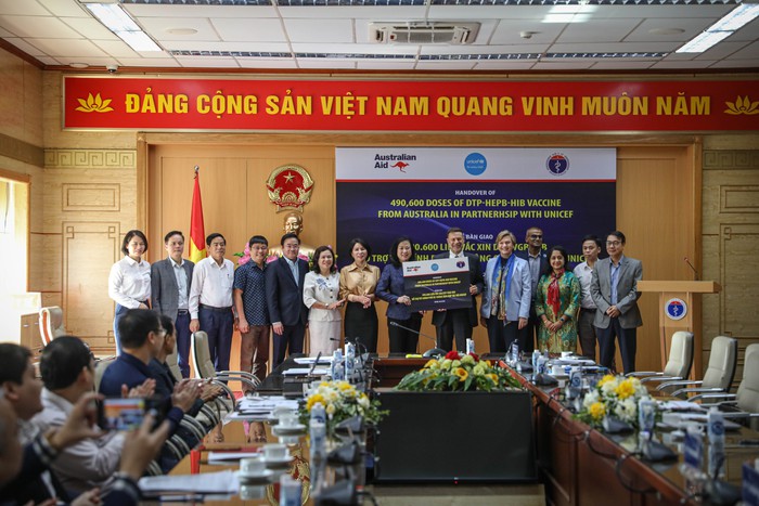Chính phủ Australia viện trợ Việt Nam 490.600 liều vaccine ‘5 trong 1’- Ảnh 1.