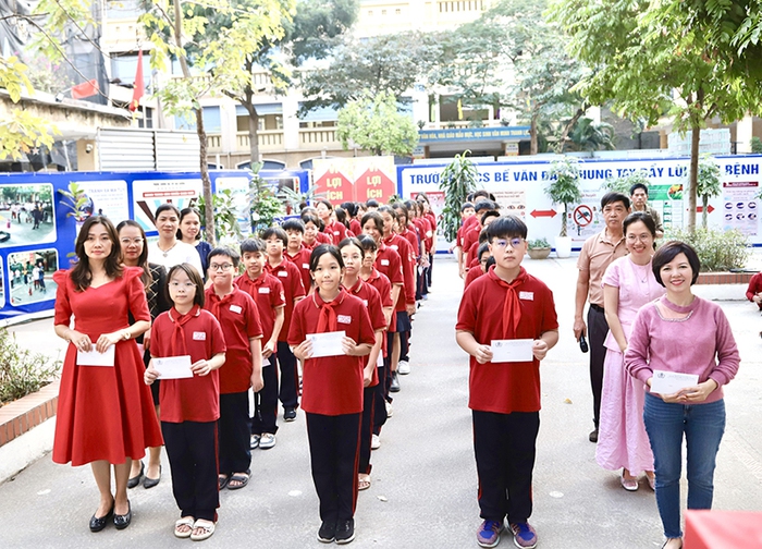 Trường THCS Bế Văn Đàn thực hiện chương trình thiện nguyện tại Cao Bằng - Ảnh 1.