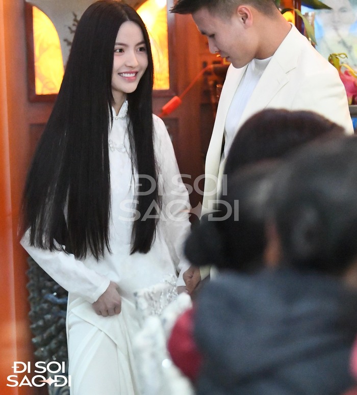 Ảnh độc: Quang Hải ôm Chu Thanh Huyền trong sân nhà vợ, visual xứng lứa vừa đôi- Ảnh 6.