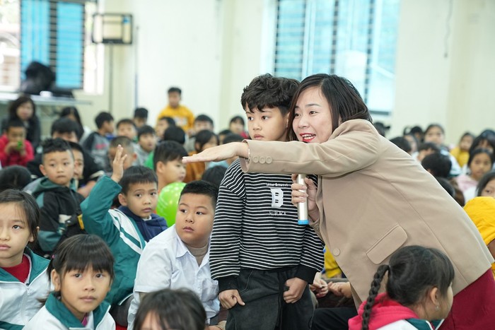 Học sinh tại Thanh Oai (Hà Nội) hào hứng với chuyên đề "xây dựng tình bạn đẹp - nói không với bạo lực học đường"- Ảnh 1.