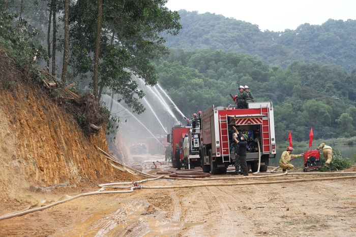 Hơn 800 người tham gia huấn luyện, luyện tập và diễn tập chữa cháy rừng- Ảnh 12.