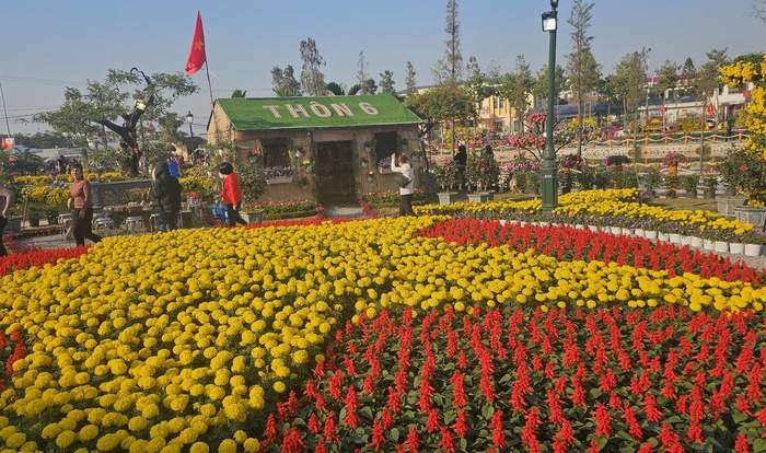 Điểm check-in hút khách dịp Tết Dương lịch tại làng hoa Xuân Quan- Ảnh 4.