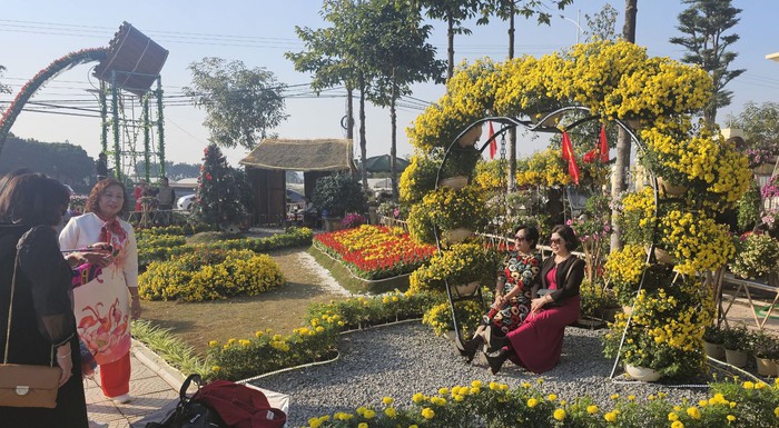 Điểm check-in hút khách dịp Tết Dương lịch tại làng hoa Xuân Quan- Ảnh 3.
