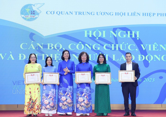 TƯ Hội LHPN Việt Nam khen thưởng tập thể, cá nhân có thành tích nổi bật năm 2023- Ảnh 4.