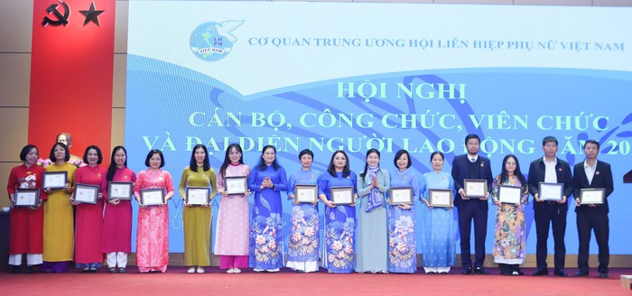 TƯ Hội LHPN Việt Nam khen thưởng tập thể, cá nhân có thành tích nổi bật năm 2023- Ảnh 9.
