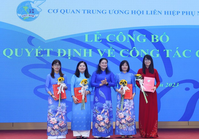TƯ Hội LHPN Việt Nam công bố và trao Quyết định bổ nhiệm cán bộ- Ảnh 1.