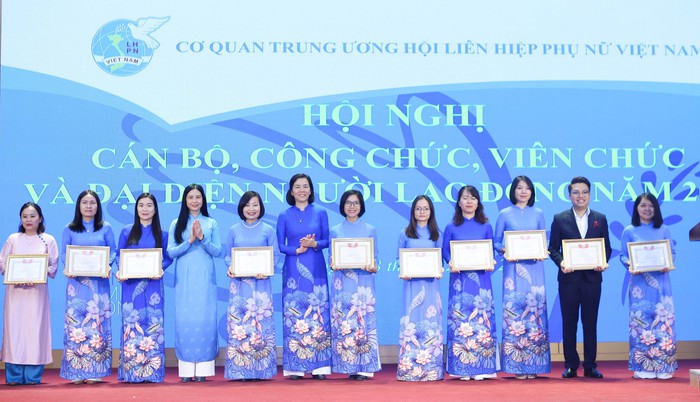 TƯ Hội LHPN Việt Nam khen thưởng tập thể, cá nhân có thành tích nổi bật năm 2023- Ảnh 6.