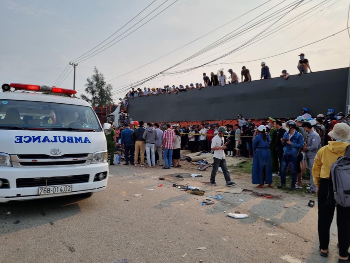 Vụ tai nạn thảm khốc ở Quảng Nam: Xe khách chở 20 người đi khám bệnh - Ảnh 3.