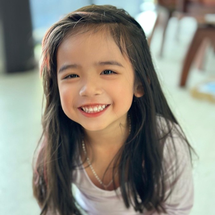 Mỹ nữ Thái Lan đăng ảnh con gái xinh như thiên thần, ai dè lại lo lắng điều này về cô bé - Ảnh 3.