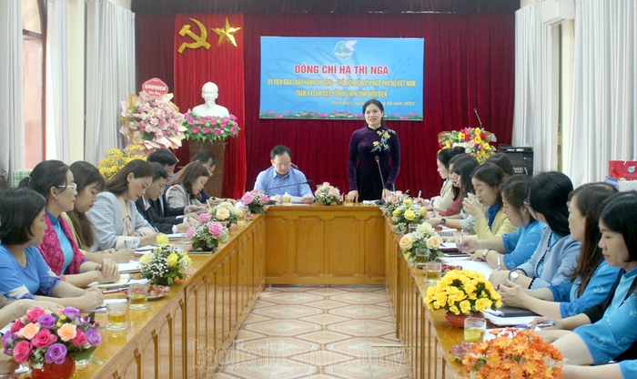 Chủ tịch Hội LHPN Việt Nam Hà Thị Nga thăm, tặng quà tại tỉnh Điện Biên - Ảnh 2.