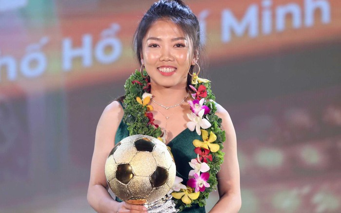 Huỳnh Như lập kỷ lục, trở thành cầu thủ đầu tiên giành 5 Quả Bóng Vàng