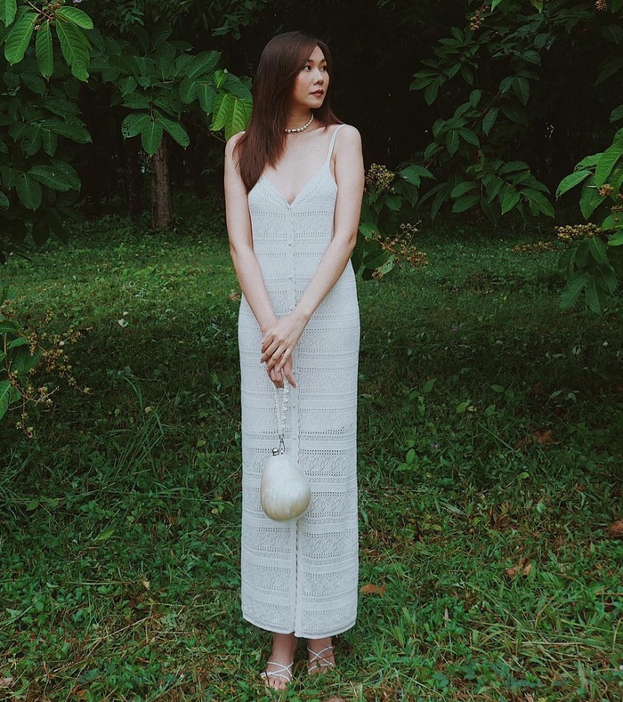 10 cách diện váy dáng dài xinh tươi của mỹ nhân Việt - Ảnh 10.