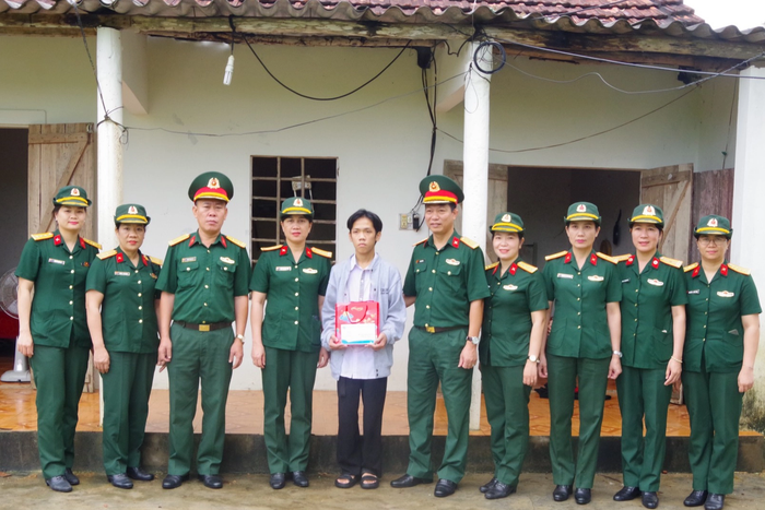 Hội Phụ nữ Bộ Chỉ huy Quân sự tỉnh Quảng Bình: Thêm niềm tin, động lực cho nhiều trẻ em mồ côi, khuyết tật - Ảnh 1.