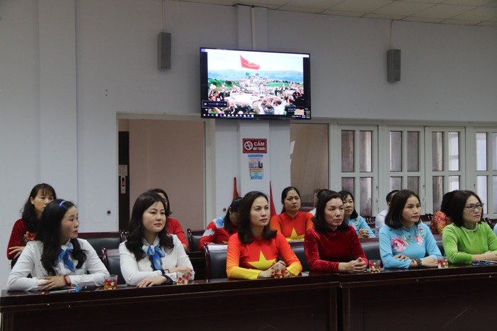 Hội LHPN tỉnh Thanh Hoá sinh hoạt chuyên đề “Vững bước dưới ngọn cờ vẻ vang của Đảng” - Ảnh 1.